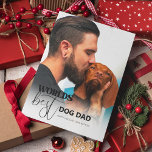 Weltleitster Hunde-Vater<br><div class="desc">Wer sagte,  Weihnachtskarten können nicht sprechen? Das tun wir! Für einen Papa,  der auf seinem Hund tanzt,  bietet unsere "World's Best Dog Vater"-Karte nicht nur sein LieblingsFoto,  sondern auch eine süße Note von seinem vierbeinigen Freund. Sind Sie bereit,  dieses Weihnachtsfest zum "Pfoten-Irgendwas" zu machen?</div>