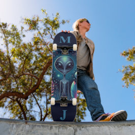 Weltraum-Alien Personalisiertes Skateboard