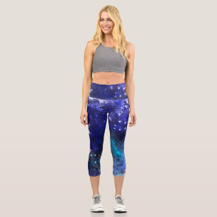 Weltraum-Hintergrund mit Sternen Capri Leggings