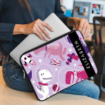 Weltraumdinosaurier, Niedliche Dinosaurier, Sterne Laptopschutzhülle<br><div class="desc">Niedliche,  lustige und bezaubernde Muster mit Dinosauriern. Modernes und trendiges Geschenk,  perfekt für den Dinosaurier-Liebhaber in Ihrem Leben. Personalisieren Sie diese durch Hinzufügen von Namen,  Spitznamen,  Monogramm oder Initialen.</div>