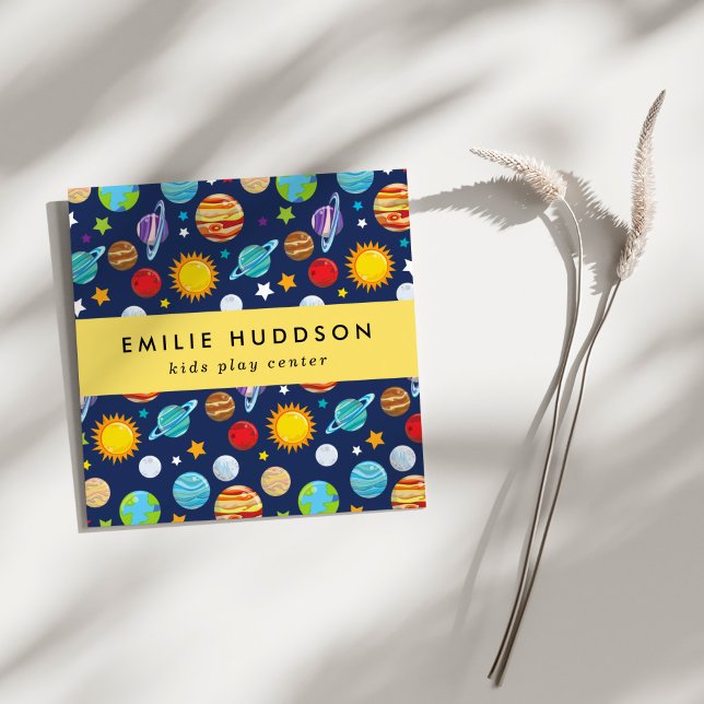 Weltraummuster, Kinderspielzentrum, Aktivitätszent Quadratische Visitenkarte (Von Creator hochgeladen)