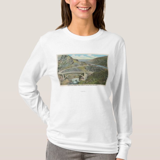 Wenatchee, WAView der Chelan Fluss-Brücke T-Shirt (Vorderseite)