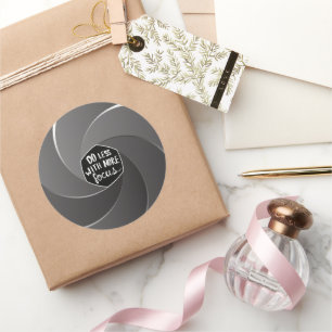 Weniger mit mehr Fokus Runder Aufkleber