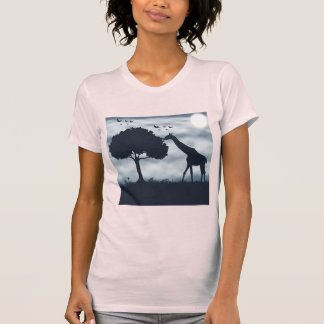 Wenn der Mond zur Giraffe flüstert T-Shirt