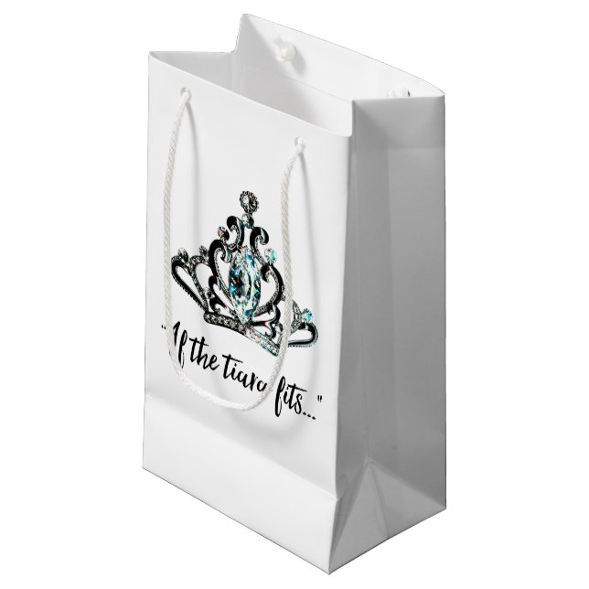 "Wenn die Tiara passt..." Kleine Geschenktüte (Vorderseite Schrägansicht)
