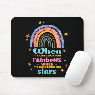 Wenn es regnet, suchen Sie nach Regenbogen Mousepad