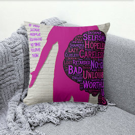 Wenn Sie Menschen beurteilen, werfen inspirierende Kissen