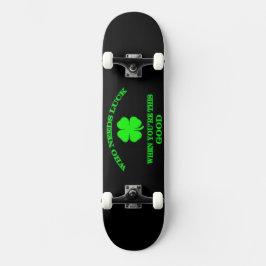 Wer ein gutes Skateboard-Design braucht Skateboard