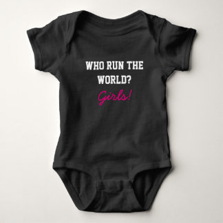 Wer führt das Welt-Baby-Outfit Baby Strampler