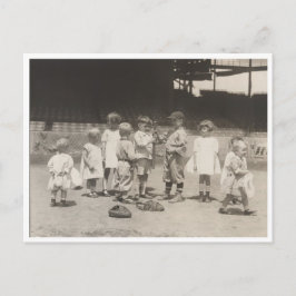 Wer wird zuerst baden? postkarte