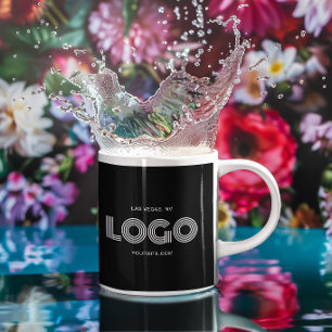 Werbeaktion für das rechteckige, schwarz-weiße Log Kaffeetasse