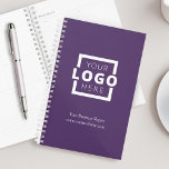 Werbeaktion für Lila Firmenlogos Planer<br><div class="desc">Personalisieren Sie diesen Planer einfach mit Ihrem Firmenlogo und Geschäftsinformationen. Setzen Sie die Anpassung des Brandings auf die nächste Stufe,  indem Sie eine Hintergrundfarbe auswählen,  die Ihrer Markenfarbe entspricht.</div>