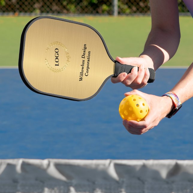 Werbefirma für Firmenlogo Gold Pickleball Schläger (InSitu)