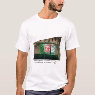 Werbeplakat vom Fenster des Zuges aus T-Shirt