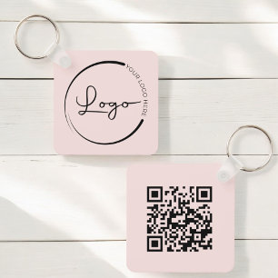 Werbung für das Logo "Unternehmen" mit rosa QR-Cod Schlüsselanhänger