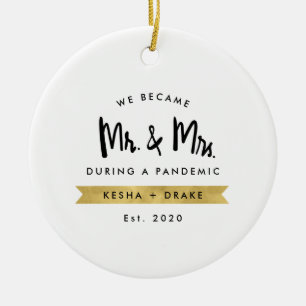 Werden Sie Mr. & Mrs. während der pandemischen Ker Keramik Ornament