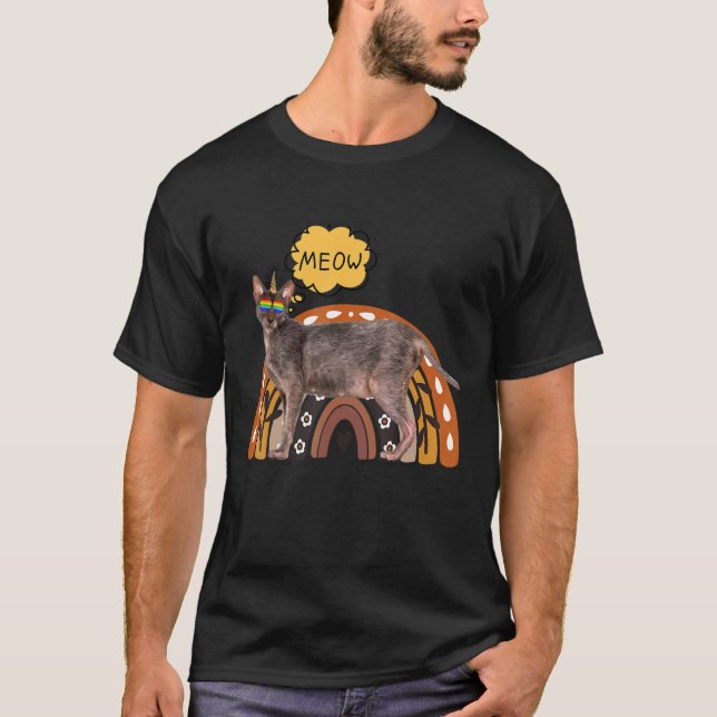 Werewolf Katze Lykoi Meow Horn mit Regenbogenbrill T-Shirt (Vorderseite)