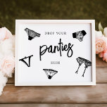 Werfen Sie Ihre Panties Modernes Brautparty Linger Fotodruck<br><div class="desc">Stellen Sie dieses lustige Foto-Print in Ihr Brautparty!</div>