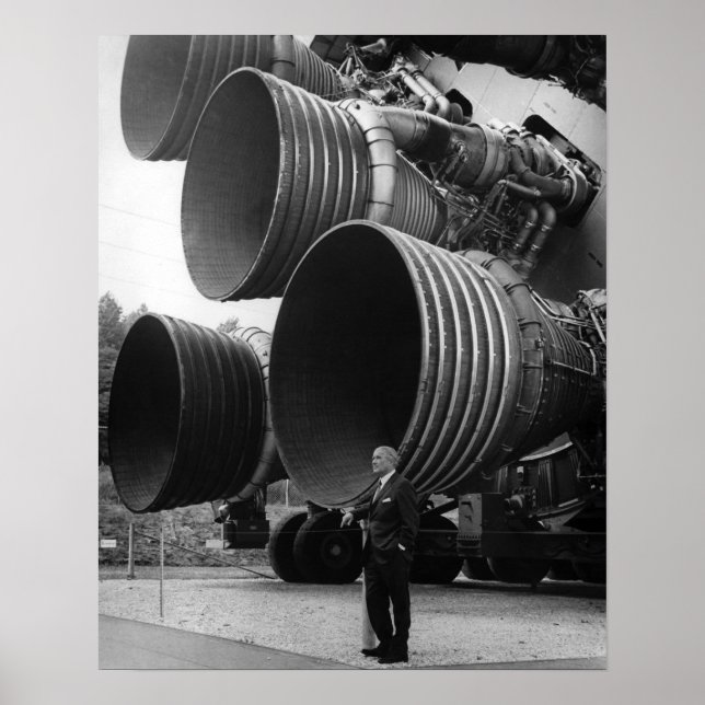 Werner von Bran und die Saturn V-Rakete Poster (Vorne)