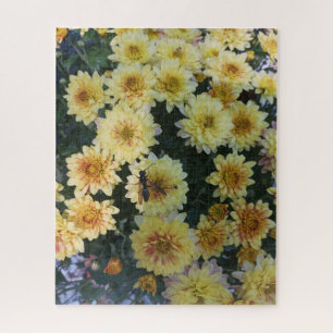 Wespe auf einem Mama-Puzzle Puzzle