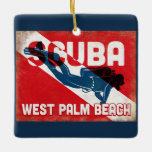 West Palm Beach Scuba Diver - Blue Retro Keramikornament<br><div class="desc">West Palm Beach Florida Tauchdesign. Ein Vintager Retro-Hintergrund mit roter Scuba-Fahne und marineblauem Taucher.</div>