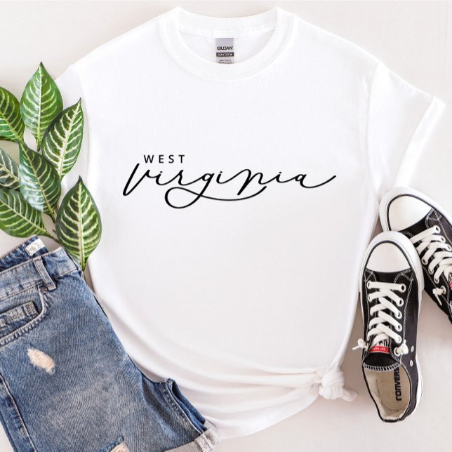 West Virginia Script Staat Frauen T - Shirt (Von Creator hochgeladen)