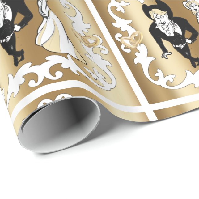 Western Cartoon Hochzeitscouple auf Gold Wrapping Geschenkpapier (Rolleneckpunkt)