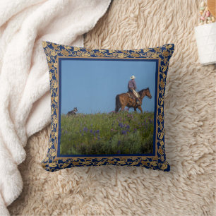 Western Cowboy auf Pferd mit Hund Western Trim Bla Kissen