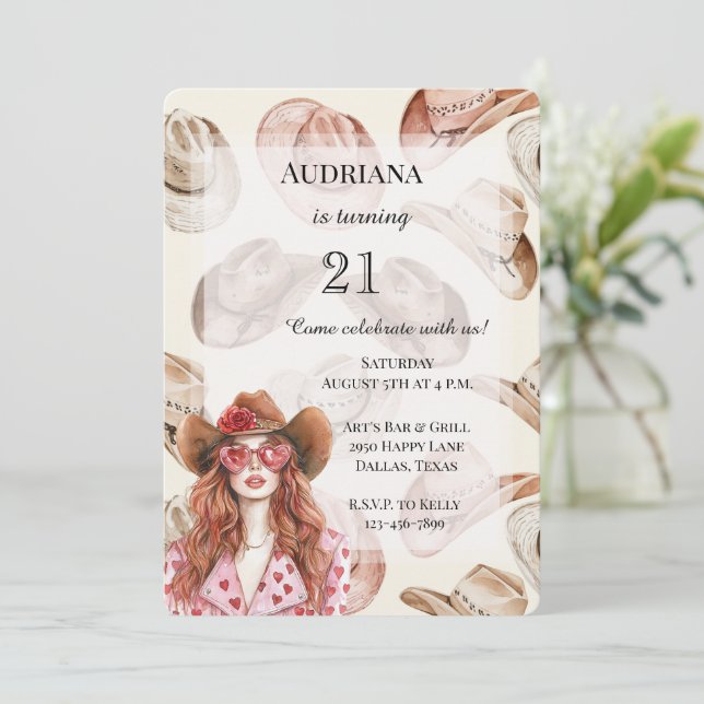 Western Cowgirl Hats Red Hair Geburtstag Einladung (Stehend Vorderseite)