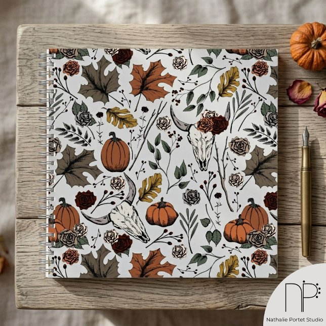 Western Fall Ernte und Kuhschädel Notizbuch (Hand drawn western fall harvest and cow skull ink art notebook with a chic noir aesthetic)