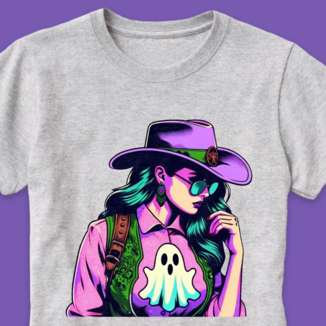 Western Halloween Cowgirl mit Ghost Pop Art Shirt (Western Halloween Cowgirl with Ghost Pop Art Shirt)