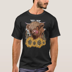 Western Hochlandkuh mit Sonnenblumen und Kakteen L T-Shirt