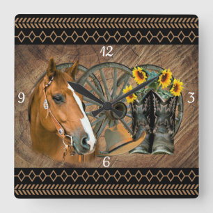 Western Horse Cowboy Boots Cowboy Hat Wagon Wheel  Quadratische Wanduhr