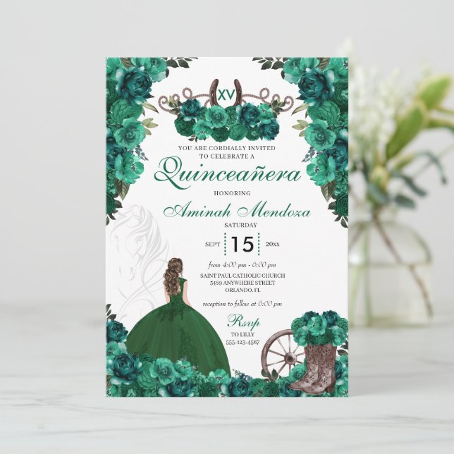 Western Princess Green Dress Charra Quinceañera Einladung (Stehend Vorderseite)