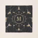 Western Rustic Bull Skull Cowboy Country Monogram Schal<br><div class="desc">Western rustikale monogramm Kuhbulle Kuh Schädel braun schwarzen dekorativen Schal. Landgut Rodeo Stil abstrakte Kaleidoskop Muster. Cooles,  elegantes,  modernes Modedesign für sie. Bildrecht Marg Seregelyi Fotografie.</div>