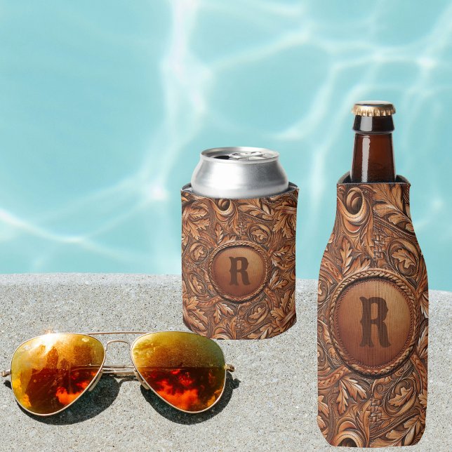 Western-Tooled Leather Print Custom Initial Flaschenkühler (Western Tooled Leather Collection 
Custom Initial Can or Bottle Cooler)