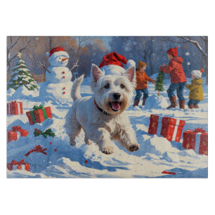 Westie läuft im Schnee mit Weihnachtsmütze Schneidebrett