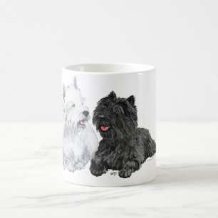 Westie mit einem schwarzen Cairn Terrier Tasse