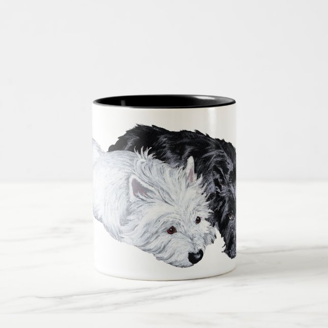 Westie & Scottie bei Ease Zweifarbige Tasse (Mittel)