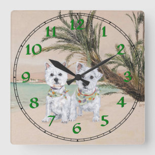 Westies an einem Palmenstrand Quadratische Wanduhr