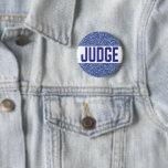 Wettkampfrichter Button<br><div class="desc">Richter Abzeichen für Wettbewerbe und Wettbewerbe. Imitate funkeln Glitzer mit Typografie. Moderne,  leicht lesbare Taste ist perfekt für Wettbewerbe und Veranstaltungen,  die einen Richter erfordern. Ideal für Sommerveranstaltungen am 4. Juli.</div>