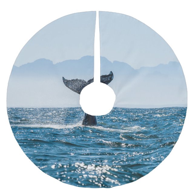 Whale Schwanz Seascape: Dramatisches Wasser. Polyester Weihnachtsbaumdecke (Vorderseite)