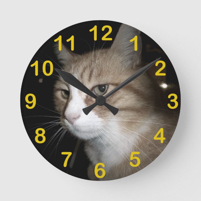 What is he thinking? runde wanduhr (Vorderseite)