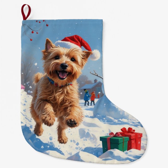 Wheaten Terrier läuft im Schnee mit Weihnachtshut Großer Weihnachtsstrumpf (Vorderseite)