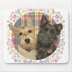 Wheaten und schwarze Scotties auf Tartan Mousepad