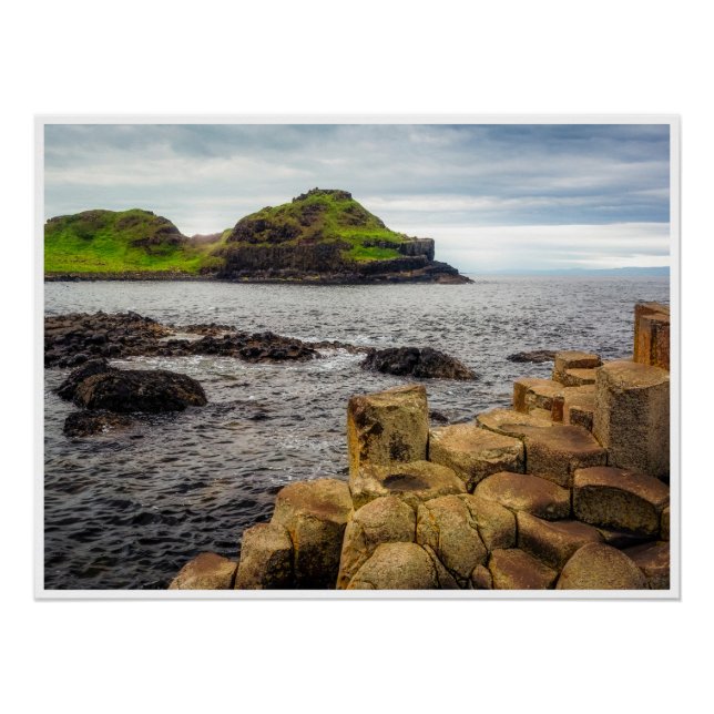 Where Fire Meets Folklore: The Giant's Causeway  Poster (Vorderseite)