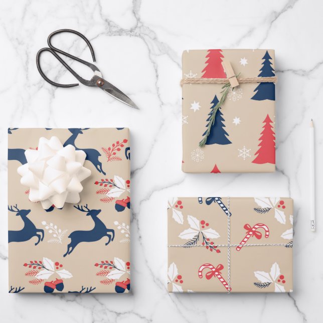 Whimiscal Nordic Christmas Trees and Deers Geschenkpapier Set (Vorderseite)