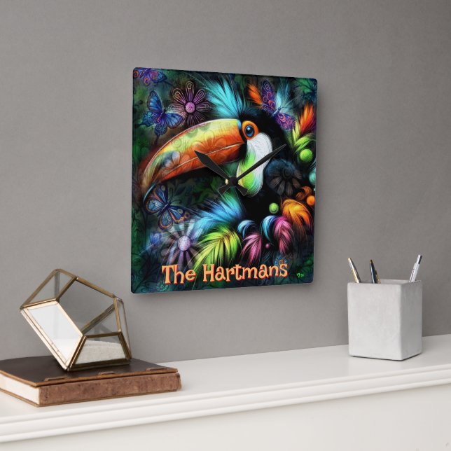 Whimsical Abstract Toucan Bird Personalized Quadratische Wanduhr (Büro)