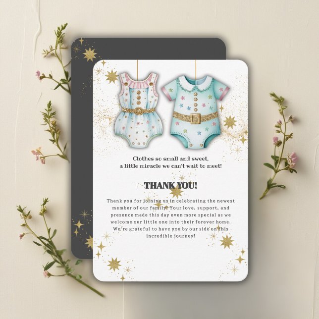 Whimsical Baby Clothes Gender Neutral Baby Dusche Dankeskarte (Von Creator hochgeladen)