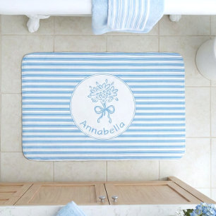Whimsical Blaue Weiße Streifen Preppy Monogramm Badematte